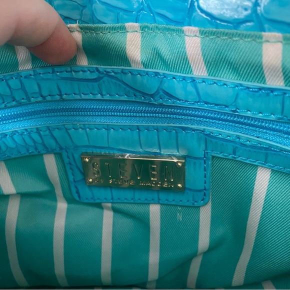 Steve by Steve Madden Blue Crocodile-Embossed Chain Shoulder Bag - Picture 5 of 9